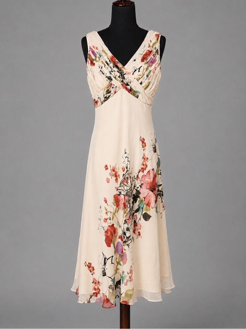 Adrianna Papell Floral V-Neck ruched Cream Midi Dress. Flowy skirt- 8